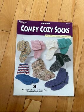 Crochet book magazine Comfy Cozy Socks 8 Patterns